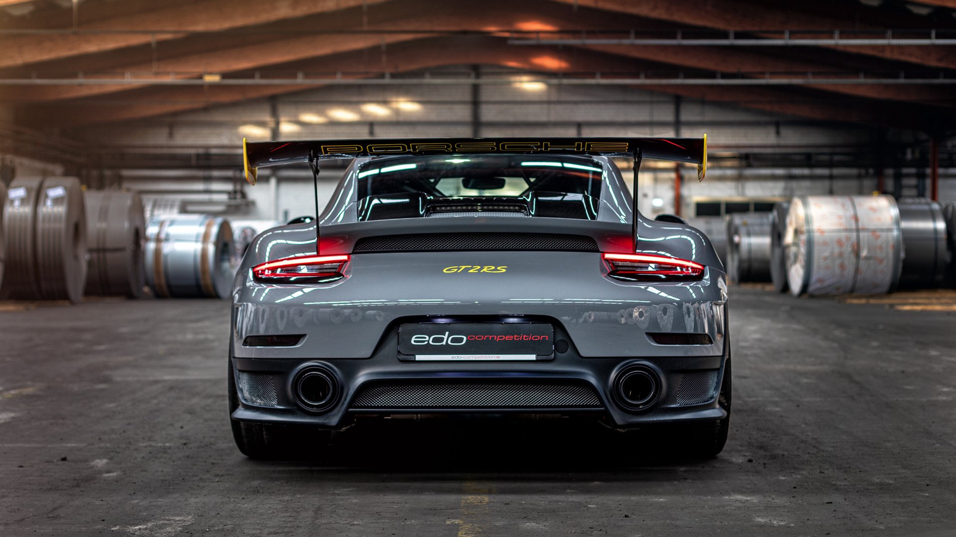 巴萨配合默契打出标志性控球风格,巴萨的配合